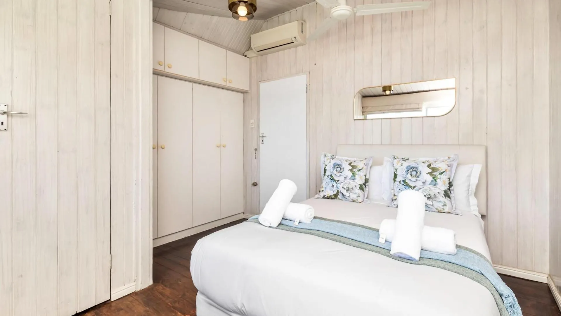 Atlantic Sunsets Villa With Magnificent Uninterrupted Ocean And Mountain Views In Camps Bay ケープタウン 0*,
