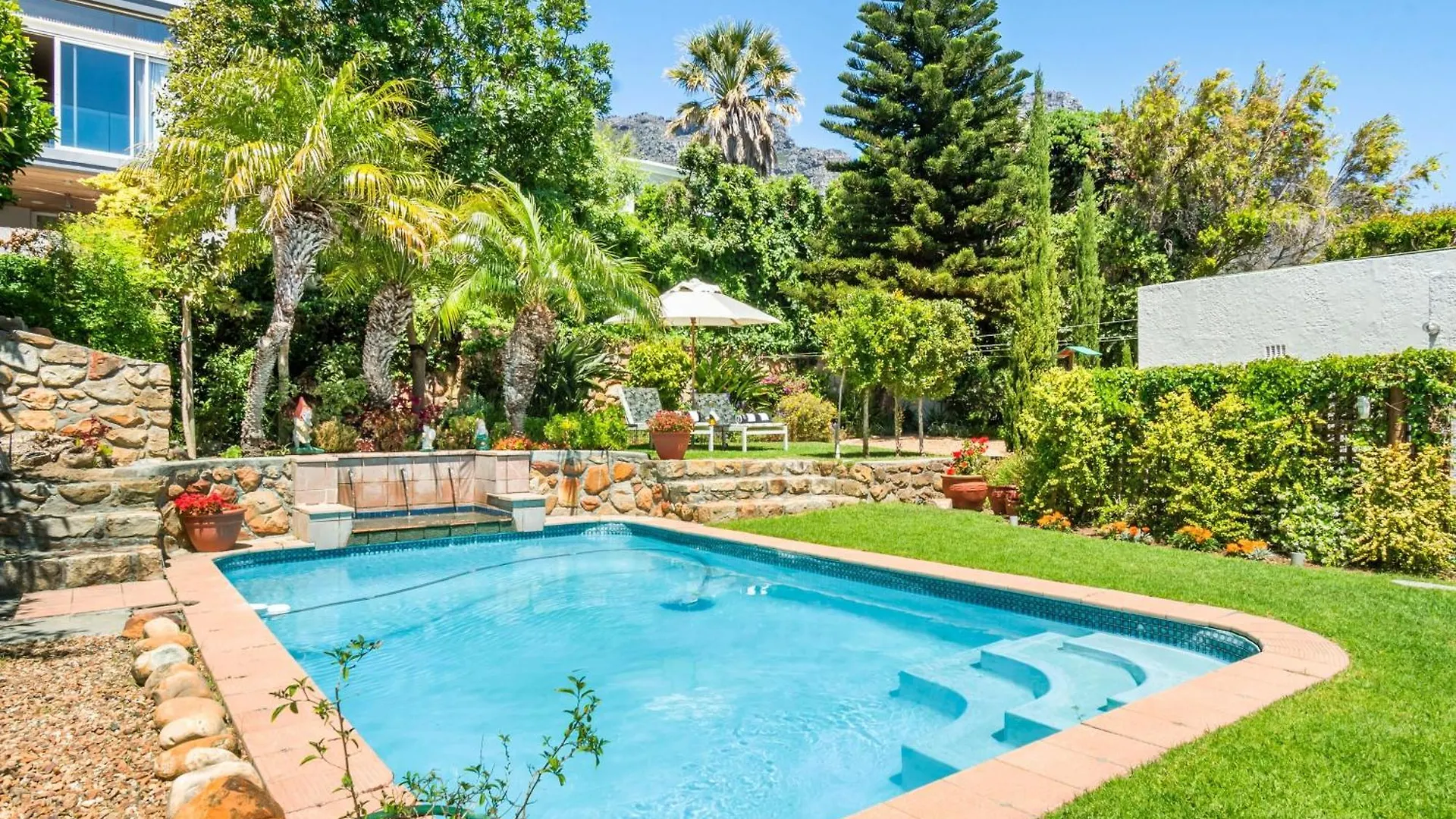 Atlantic Sunsets Villa With Magnificent Uninterrupted Ocean And Mountain Views In Camps Bay ケープタウン