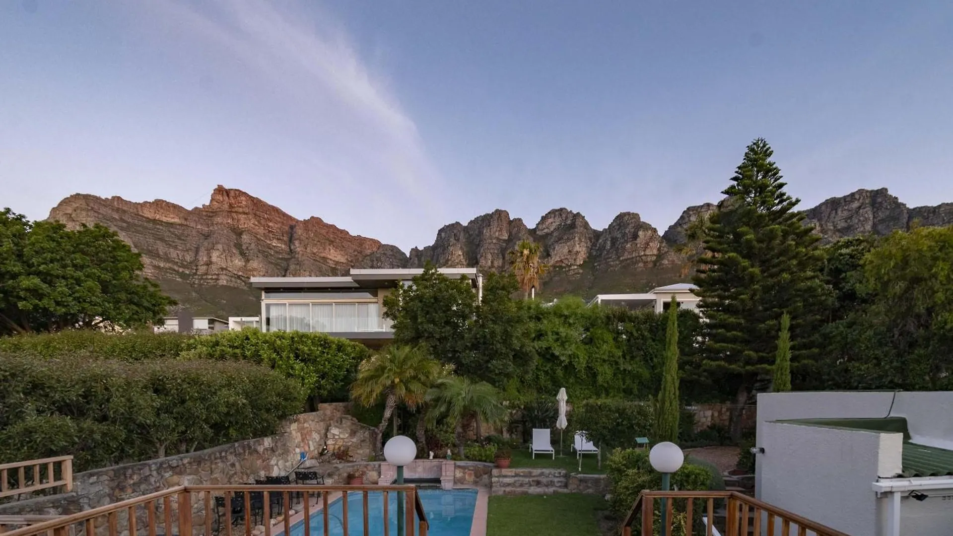Atlantic Sunsets Villa With Magnificent Uninterrupted Ocean And Mountain Views In Camps Bay ケープタウン 南アフリカ