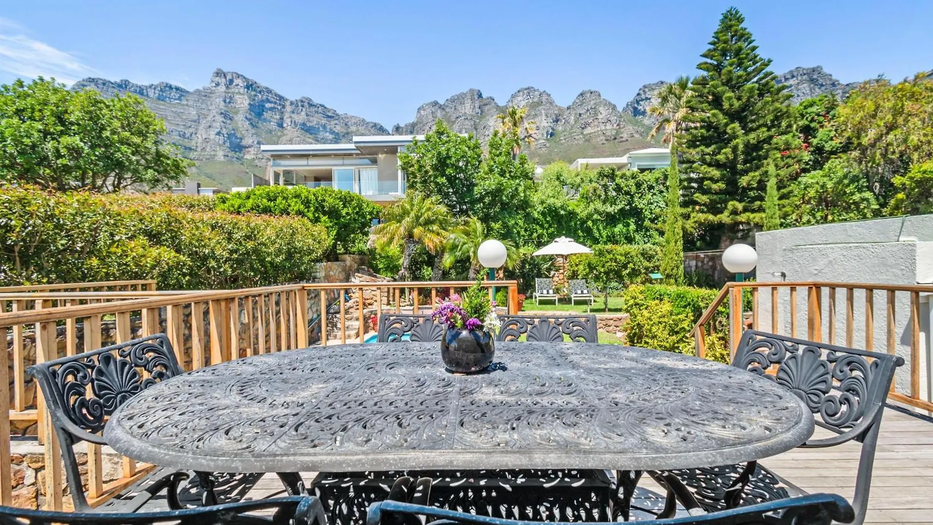 Atlantic Sunsets Villa With Magnificent Uninterrupted Ocean And Mountain Views In Camps Bay Le Cap Afrique du Sud
