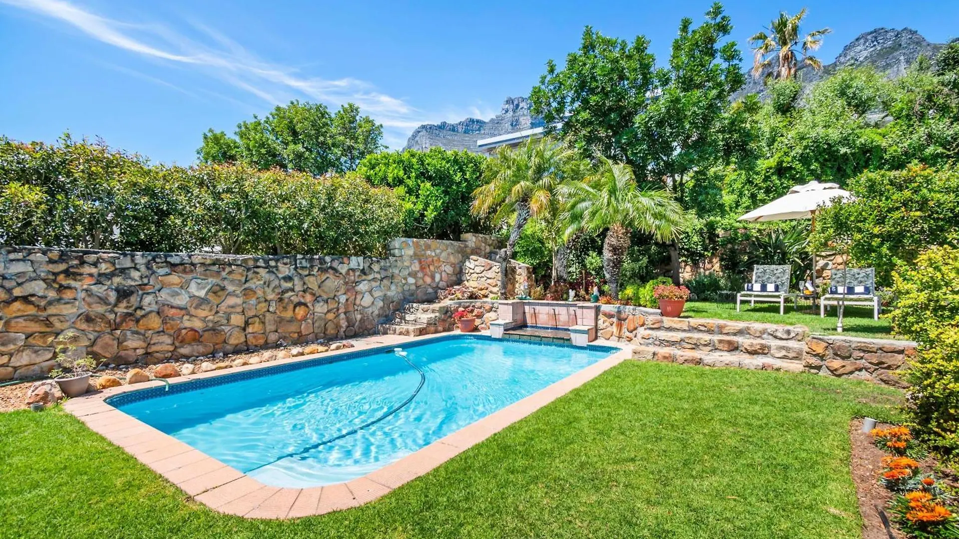 Atlantic Sunsets Villa With Magnificent Uninterrupted Ocean And Mountain Views In Camps Bay Le Cap Afrique du Sud