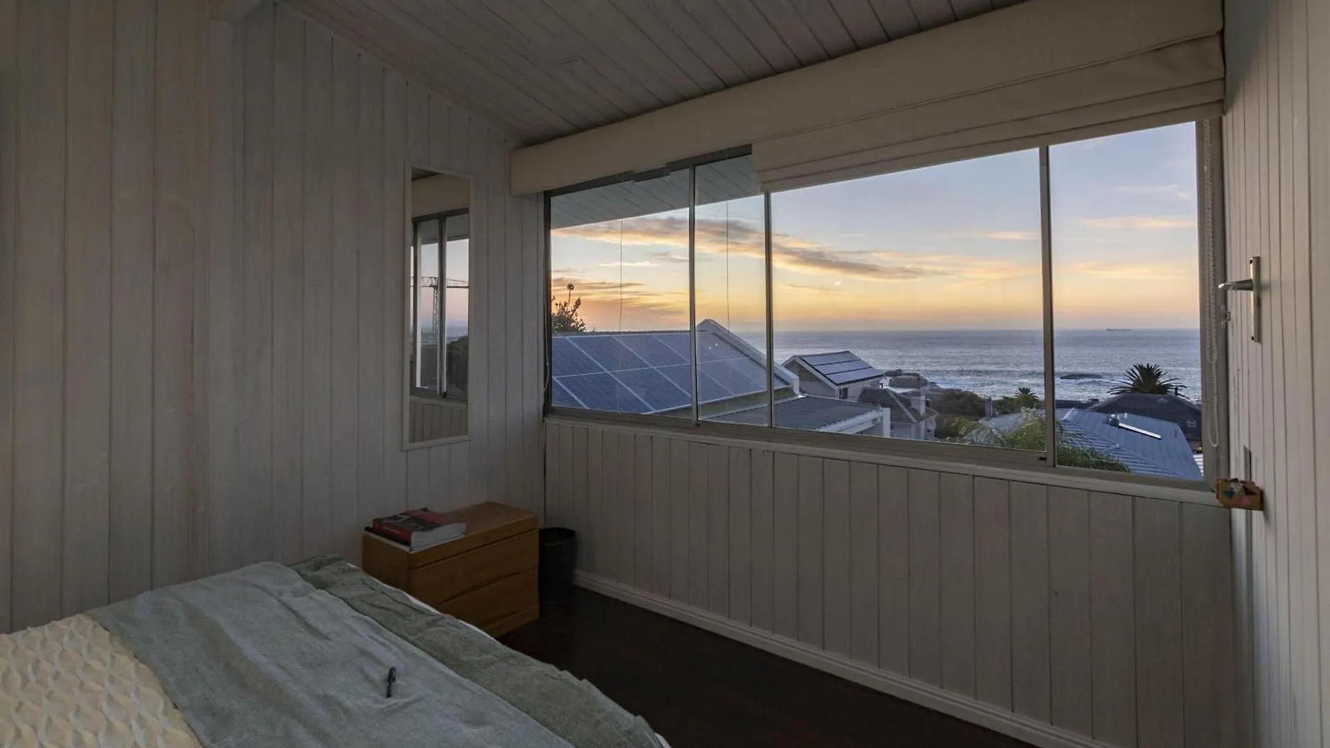Atlantic Sunsets Villa With Magnificent Uninterrupted Ocean And Mountain Views In Camps Bay Le Cap
